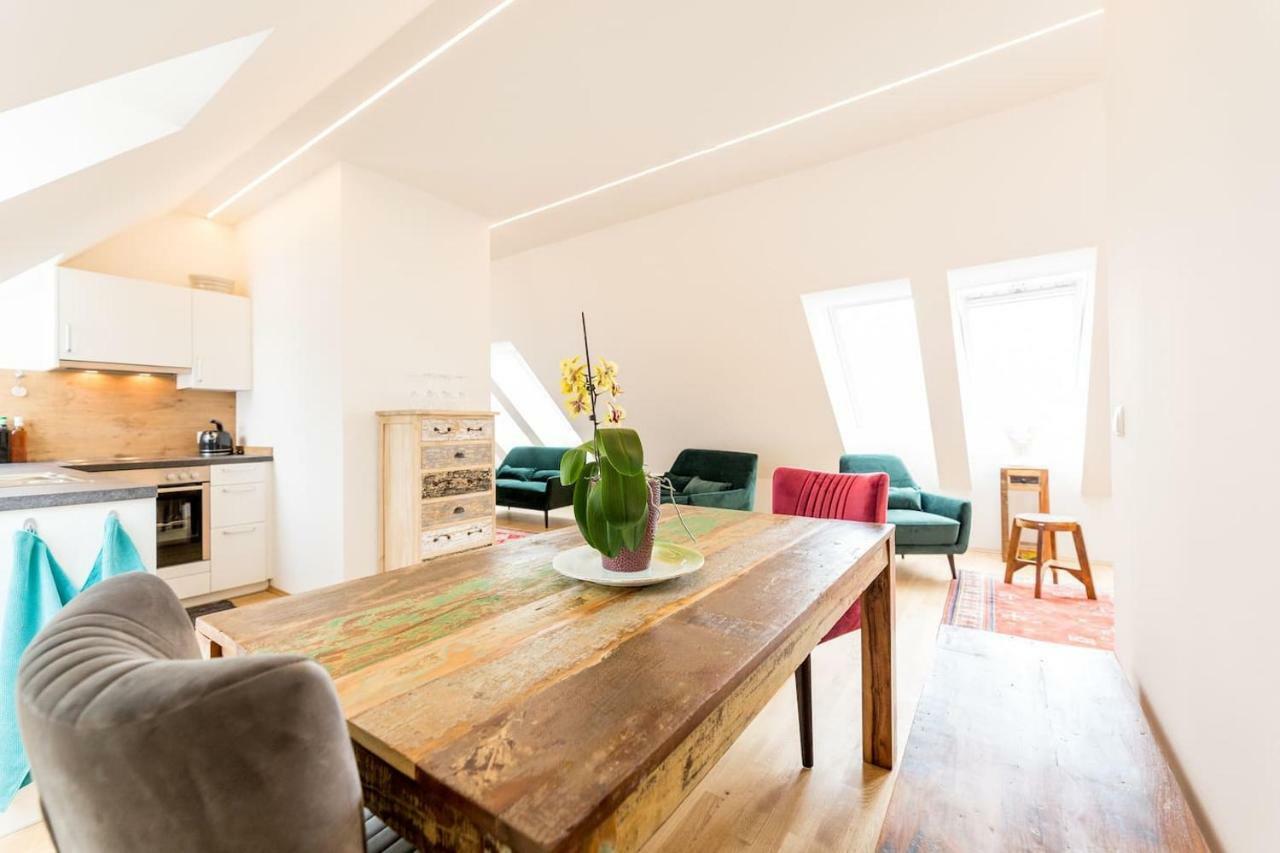 Grosse Dachgeschosswohnung Im Herzen Von 그라츠 외부 사진