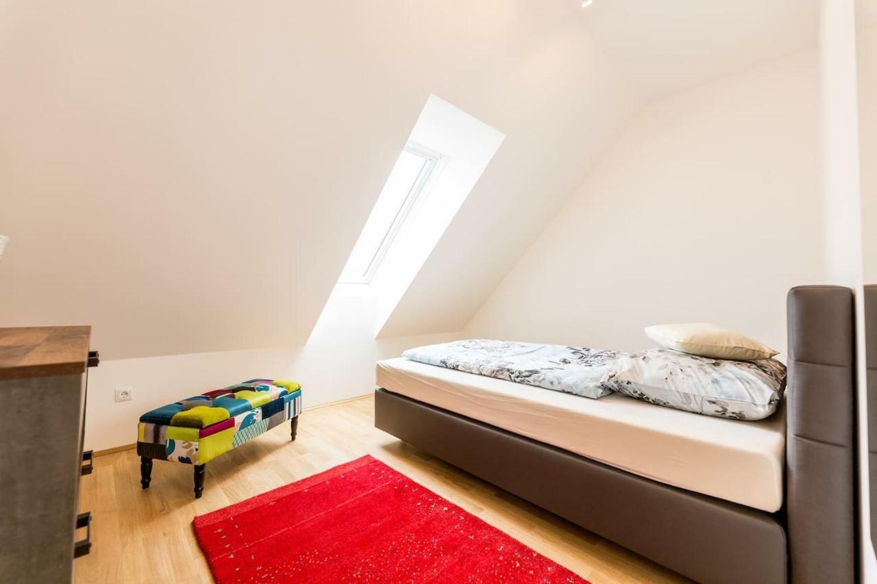 Grosse Dachgeschosswohnung Im Herzen Von 그라츠 외부 사진