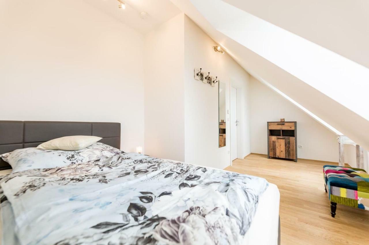 Grosse Dachgeschosswohnung Im Herzen Von 그라츠 외부 사진